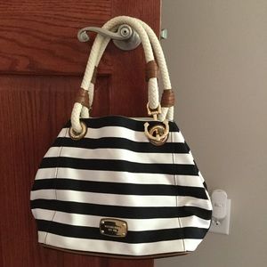 Beautiful black and white Michael Kors purse